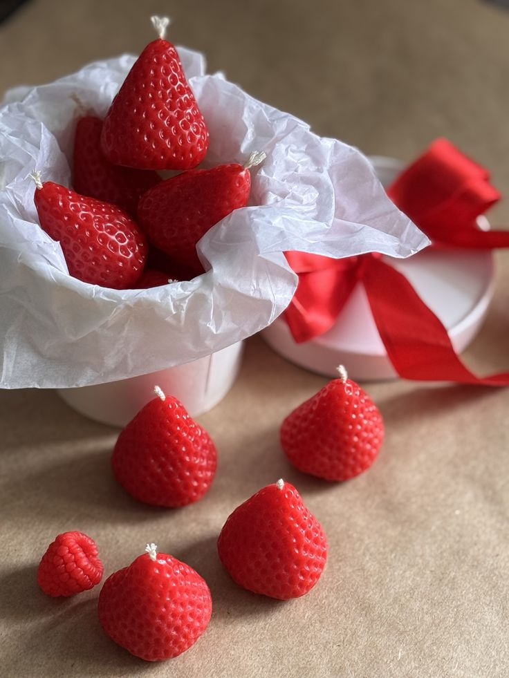Pack of 2 | Pack of 6 | Pack of 12 Strawberry Shaped Candle for Decorations Handmade Aesthetic Suitable for Home Decor Wedding Decor, Diy Scented Candles Winter & Holiday Gift for Women