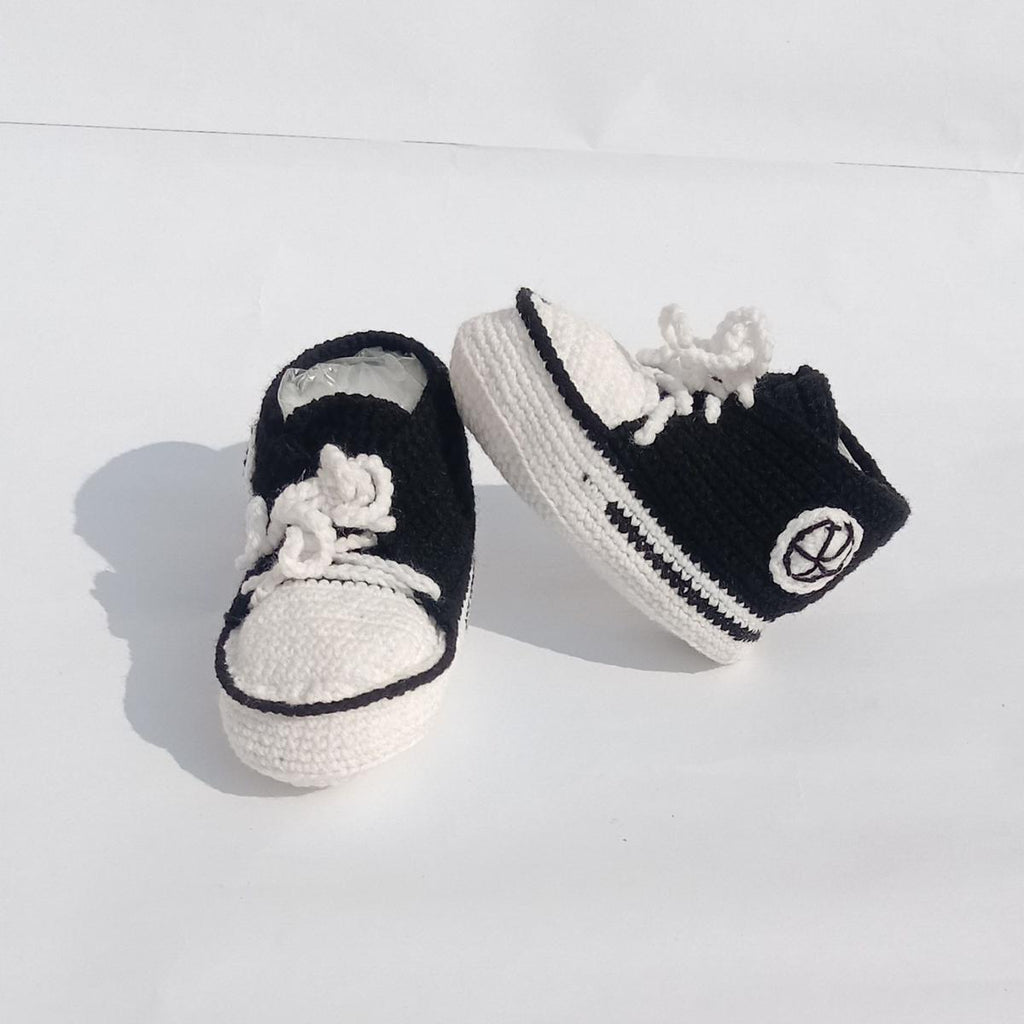 Handmade crochet Baby Shoes Crochet Booties for Baby- Woolen Shoes Gift- Baby Converse Sneaker for winter Customize 0-18 Months Red Blue Pink...